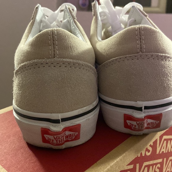 Vans - Picture 3 of 3